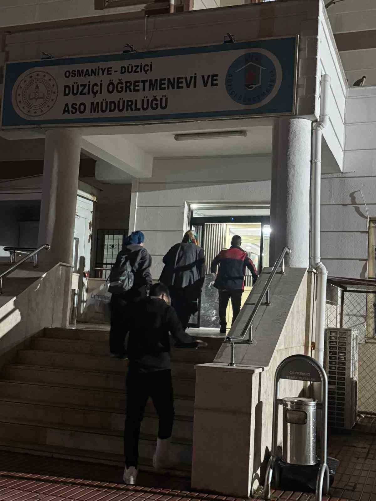 Osmaniye’de toprak kayması nedeniyle 3 ev tahliye edildi