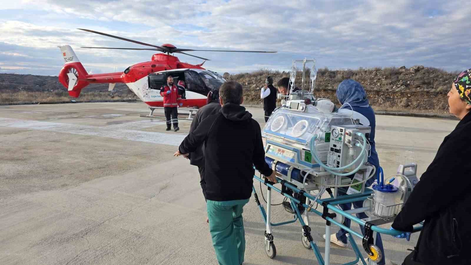 Nevşehir’de hava ambulansı 58 günlük bebek için havalandı