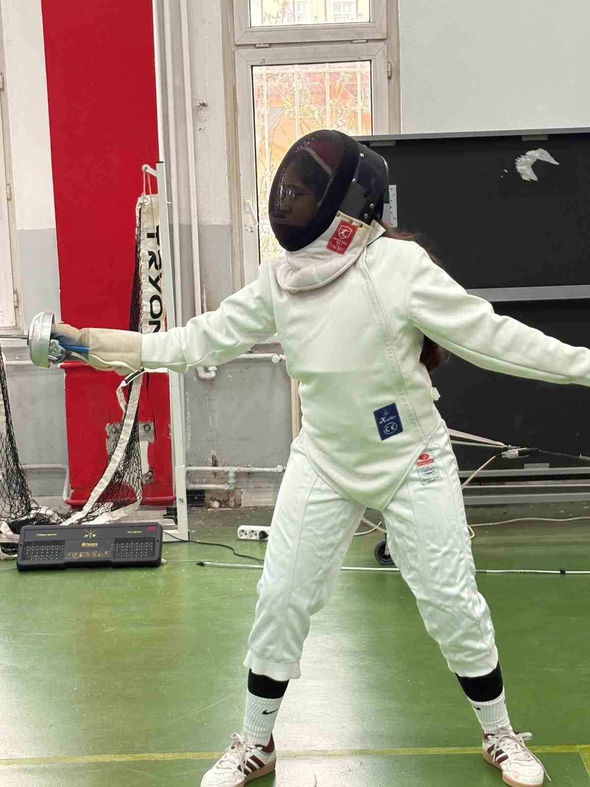 SANKO Okulları Eskrimde 17 madalya kazandı