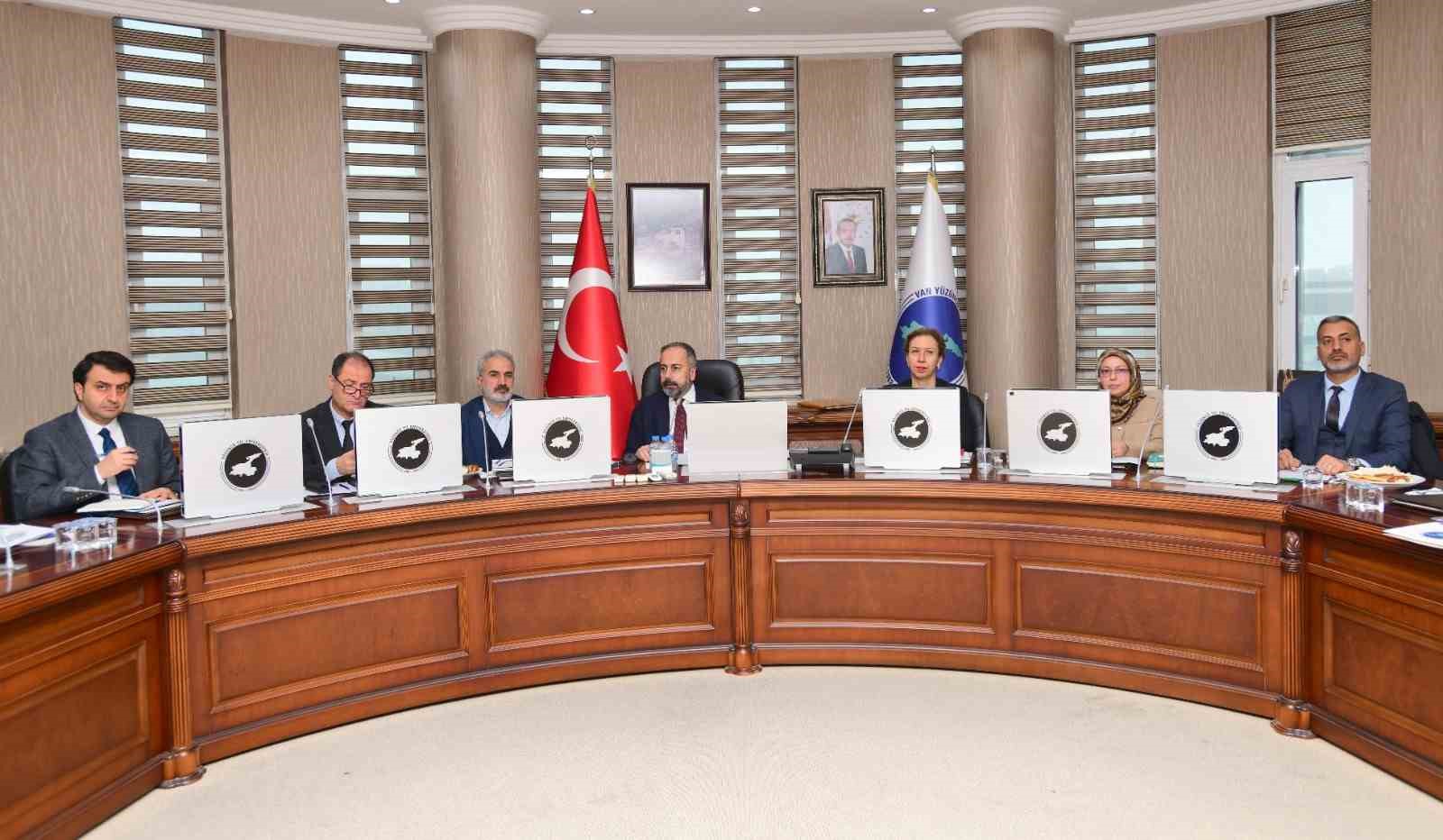 Van YY&Uuml; Danışma Kurulu &lsquo;S&uuml;rd&uuml;r&uuml;lebilir Su Y&ouml;netimi&rsquo; g&uuml;ndemiyle toplandı
