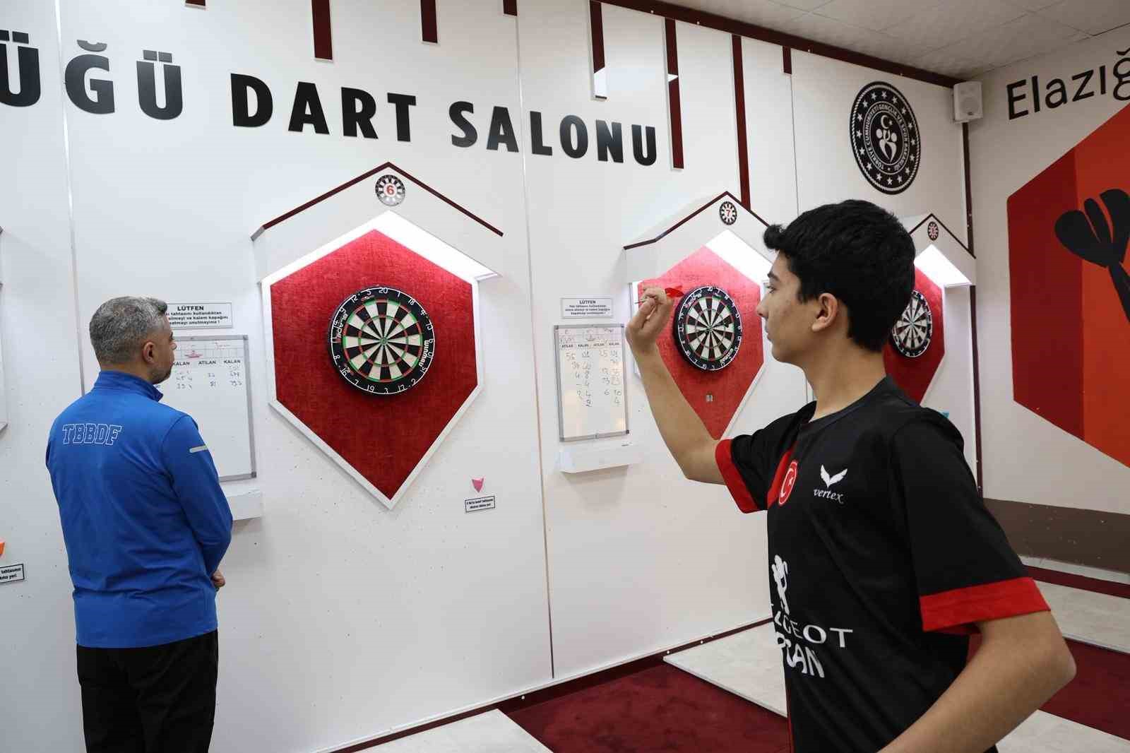 Elazığ&rsquo;da dart m&uuml;sabakaları sona erdi
