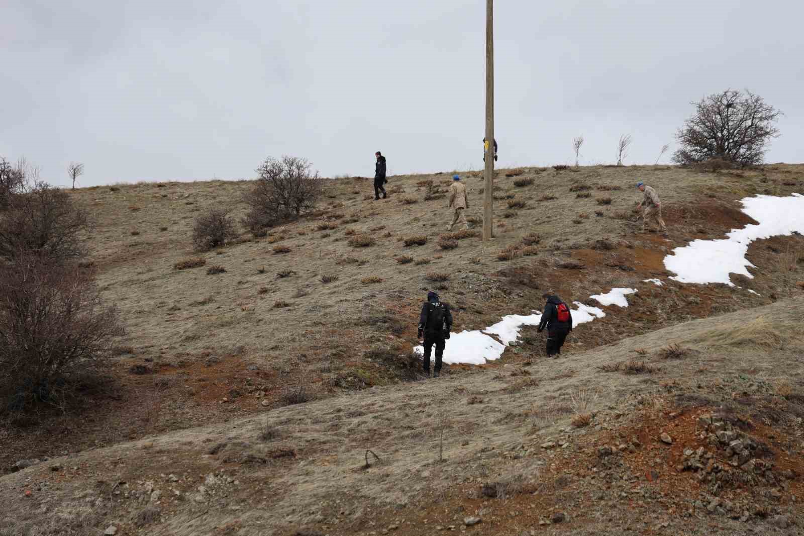 Elazığ’da 5 gündür kayıp olan yaşlı adam için 100 kişilik ekip sahada
