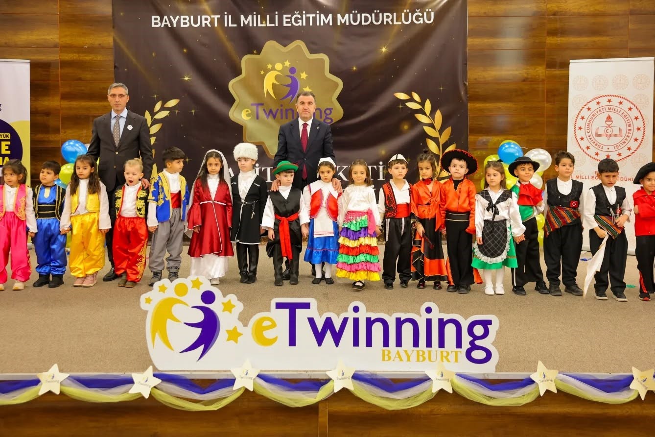 Bayburt’ta 9 okul ‘eTwinning Okulu’ ünvanı aldı