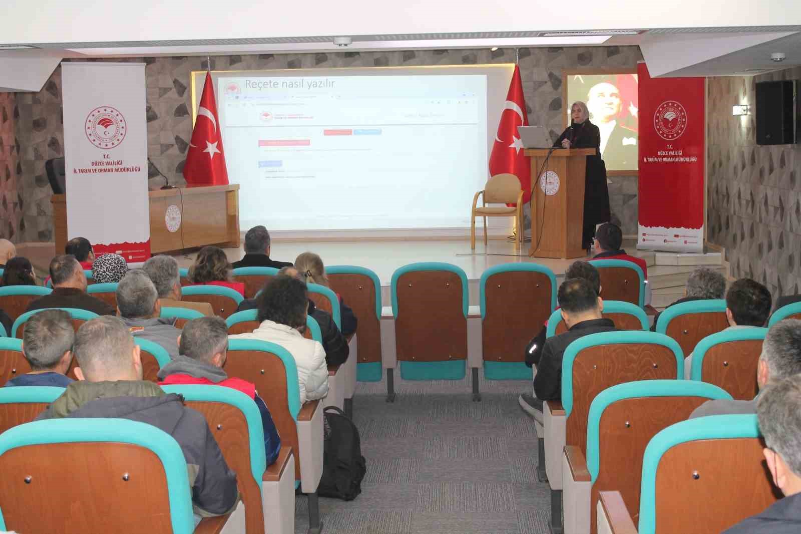 Bitki koruma ürünü ve gübre bayilerine bilgilendirmesi yapıldı