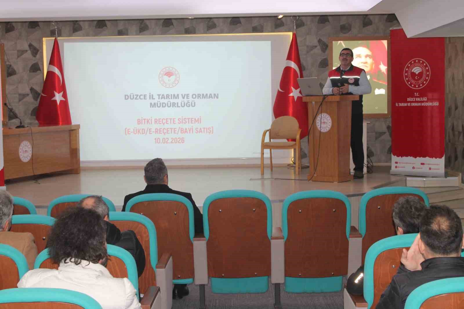 Bitki koruma &uuml;r&uuml;n&uuml; ve g&uuml;bre bayilerine bilgilendirmesi yapıldı
