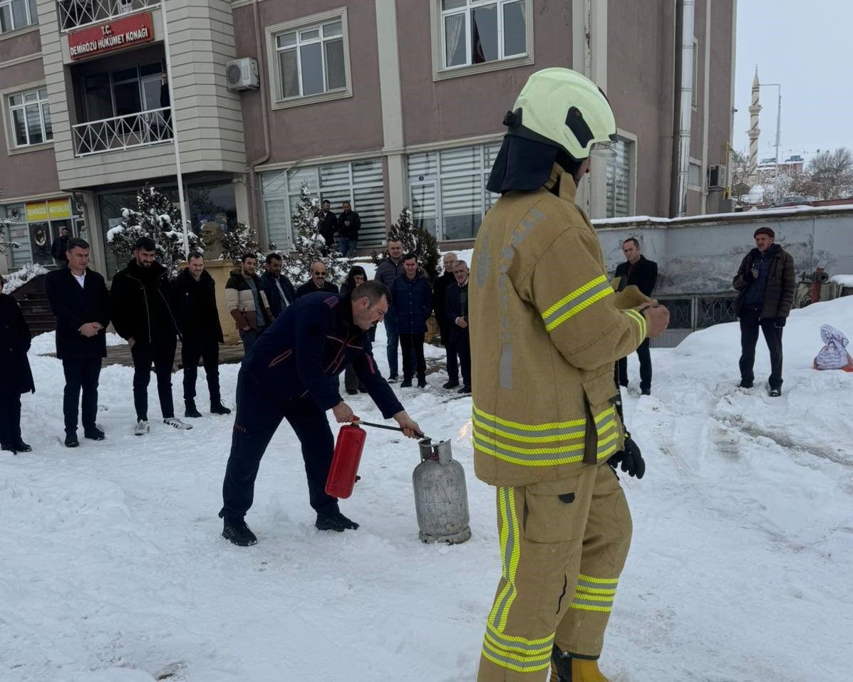 Demirözü’nde yangın tatbikatı gerçekleştirildi