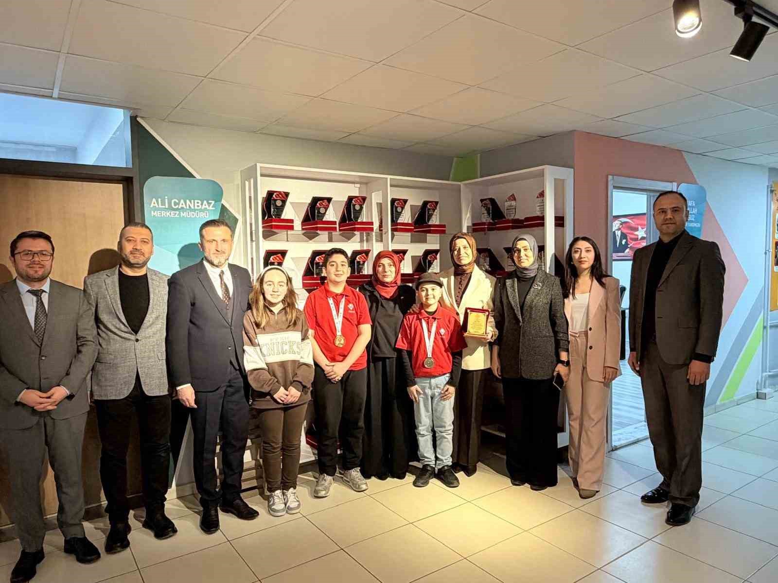 BİLSEM öğretmeni STAR programında bursiyer oldu