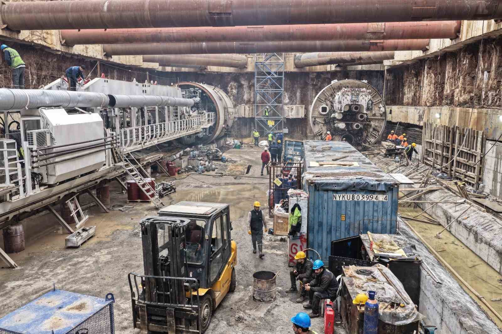 K&ouml;rfezray projesinde vites y&uuml;kseldi, 4 "dev k&ouml;stebek" aynı anda kazıyor
