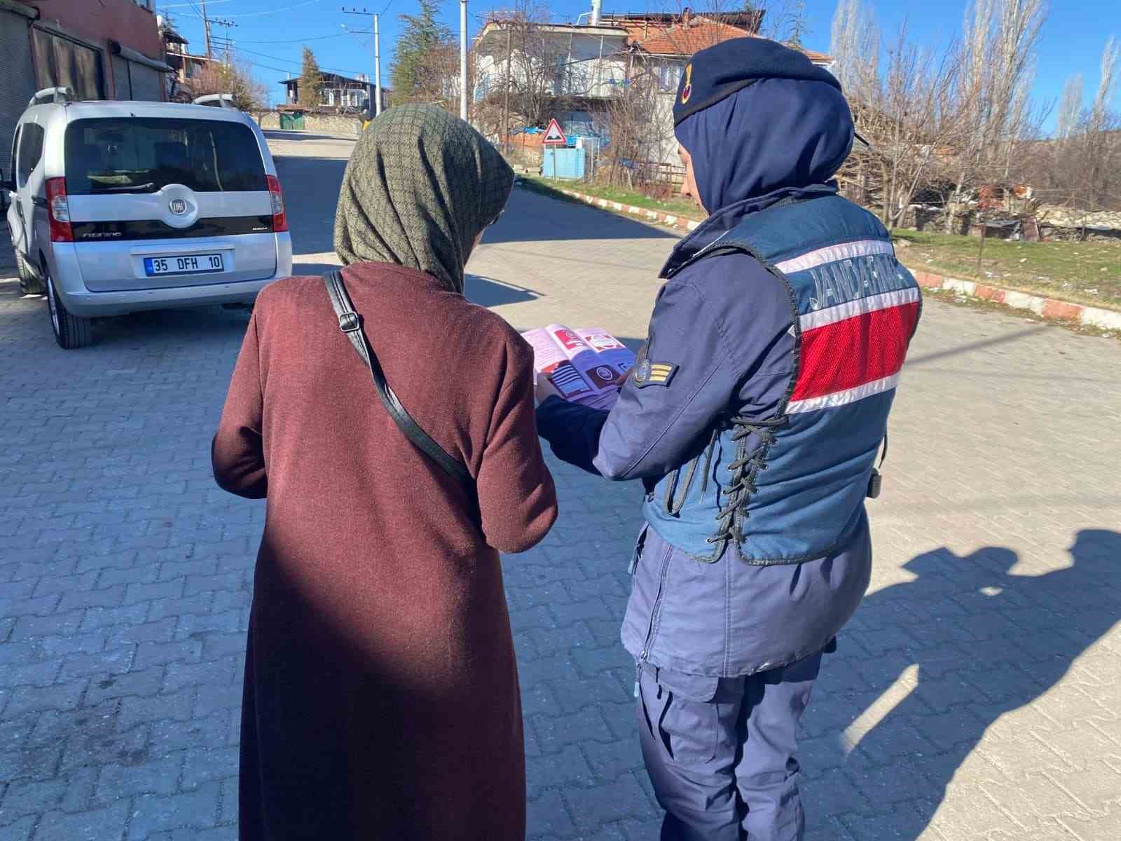 Jandarmanın kadına şiddetle mücadele etkinlikleri sürüyor