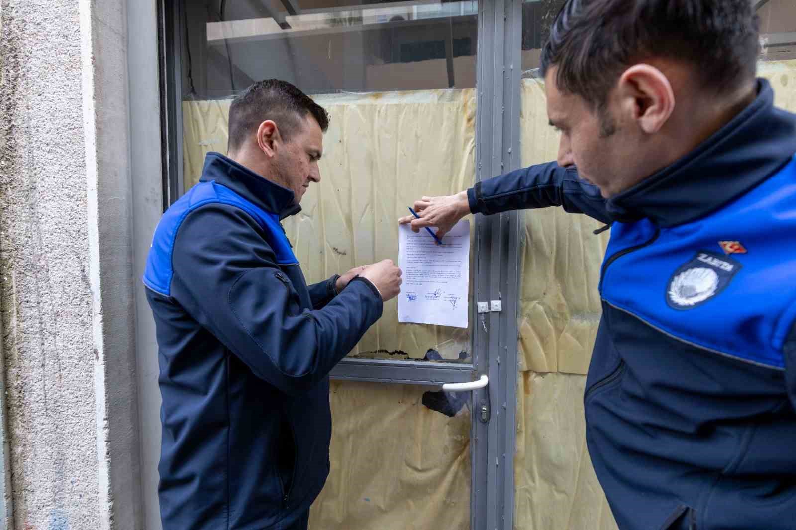 İzmir&rsquo;de sağlıksız gıda &uuml;retimine su&ccedil;&uuml;st&uuml;
