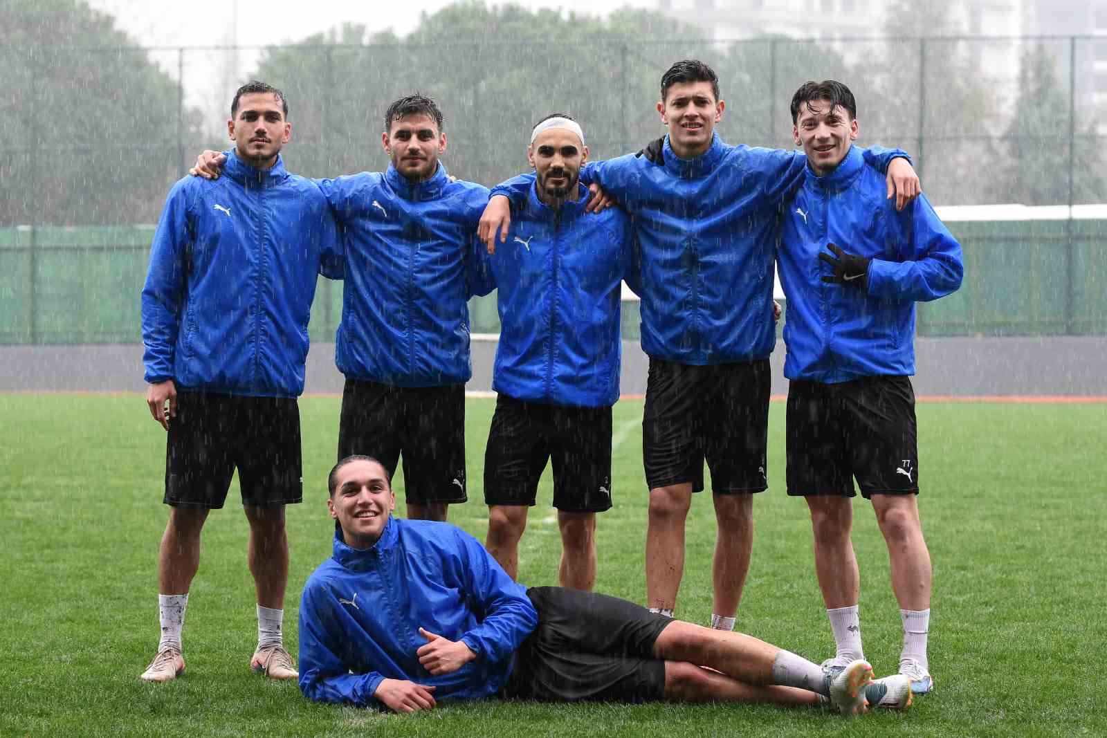 Manisa FK, Esenler Erokspor maçı hazırlıklarını tamamladı