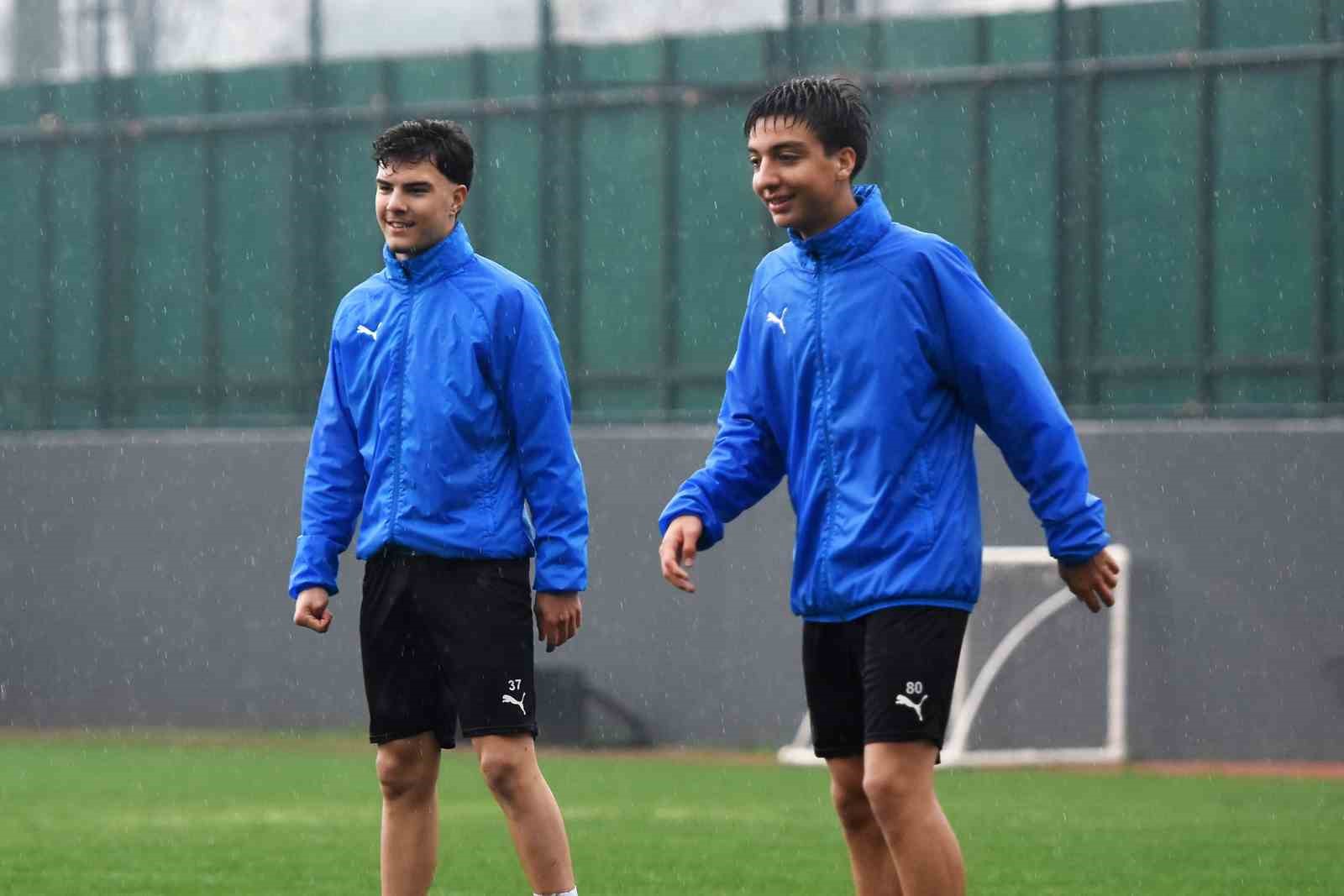 Manisa FK, Esenler Erokspor ma&ccedil;ı hazırlıklarını tamamladı
