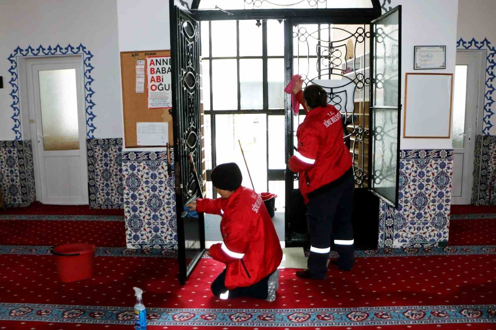 S&ouml;ke Belediyesi&rsquo;nden Ramazan &ouml;ncesi camilerde kapsamlı temizlik
