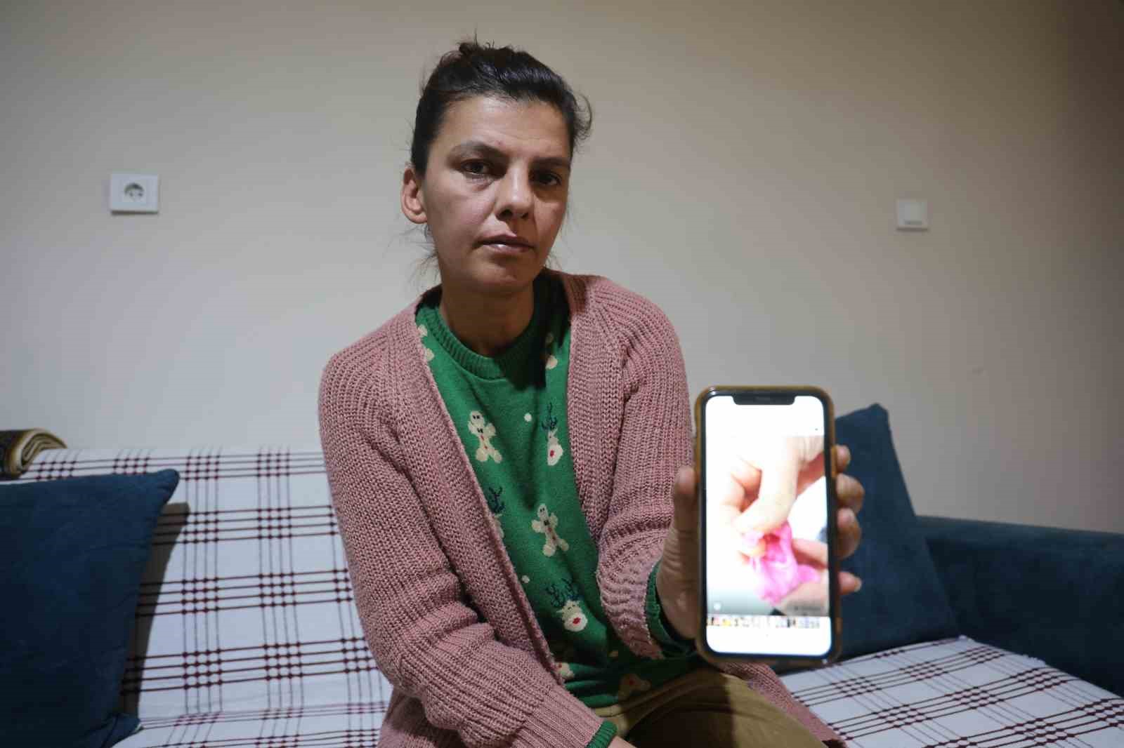 Çocukların hevesle oynadığı oyun hamurundan cam parçacıkları çıktı