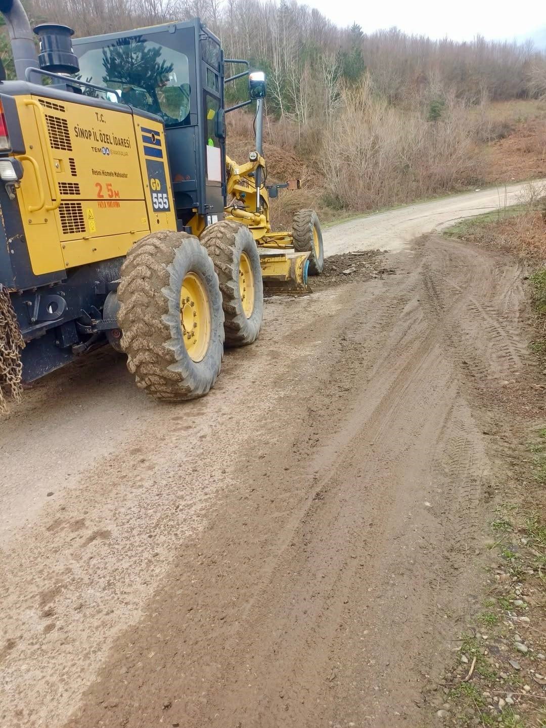 Sinop’ta heyelan sonrası temizlik çalışmaları sürüyor