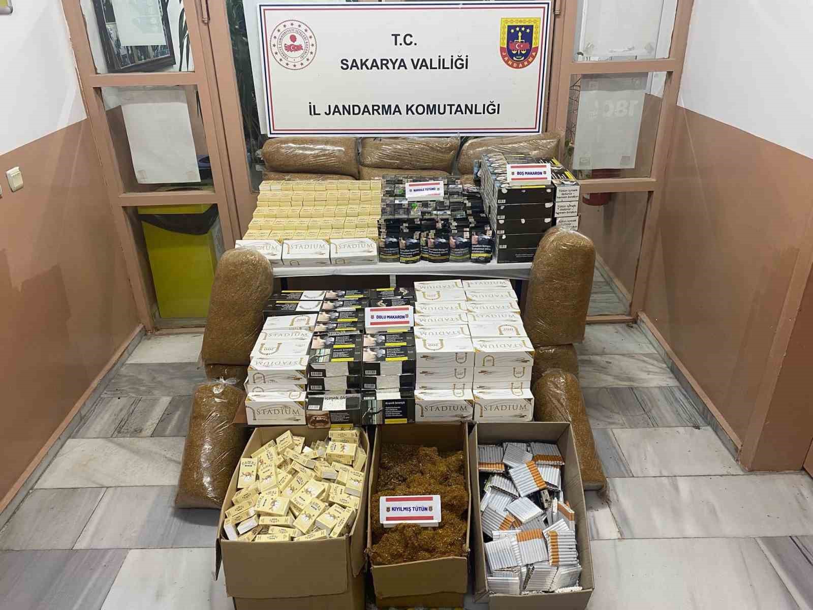 Sakarya&rsquo;da ka&ccedil;ak&ccedil;ılara jandarma operasyonu: 3 il&ccedil;ede 5 ş&uuml;pheli g&ouml;zaltına alındı
