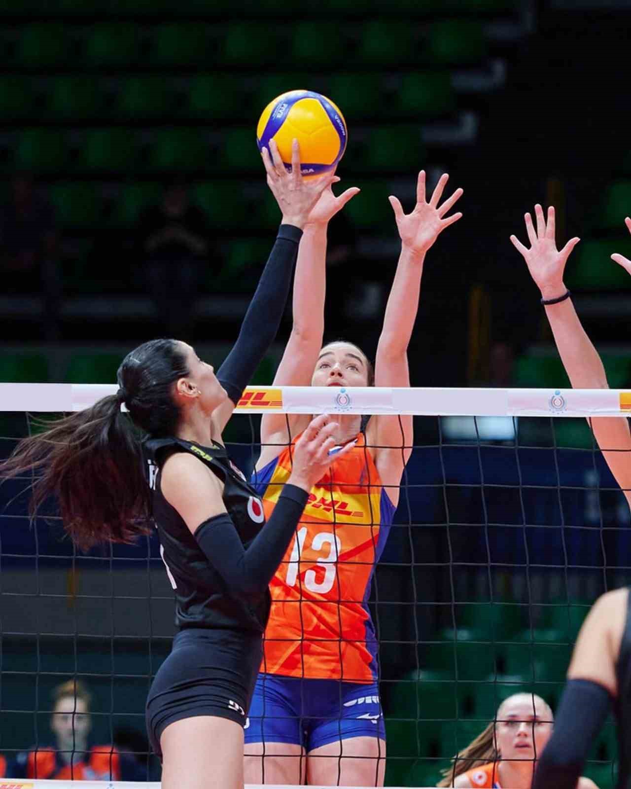Voleybolda çeyrek final heyecanı Denizli’de yaşanacak