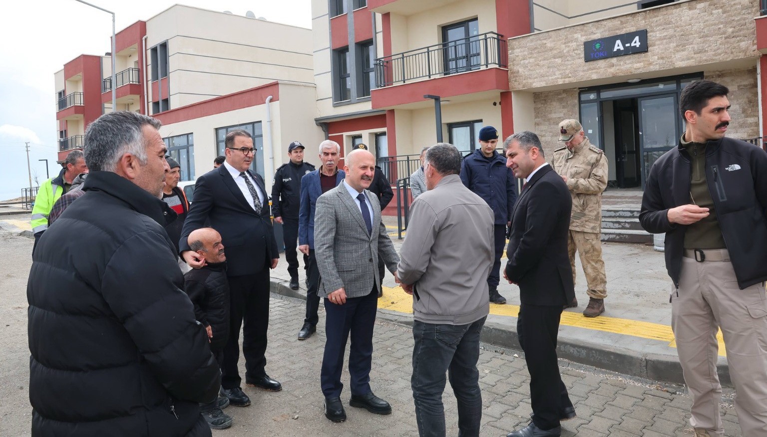 Vali Osman Varol Samsat il&ccedil;esinde incelemelerde bulundu
