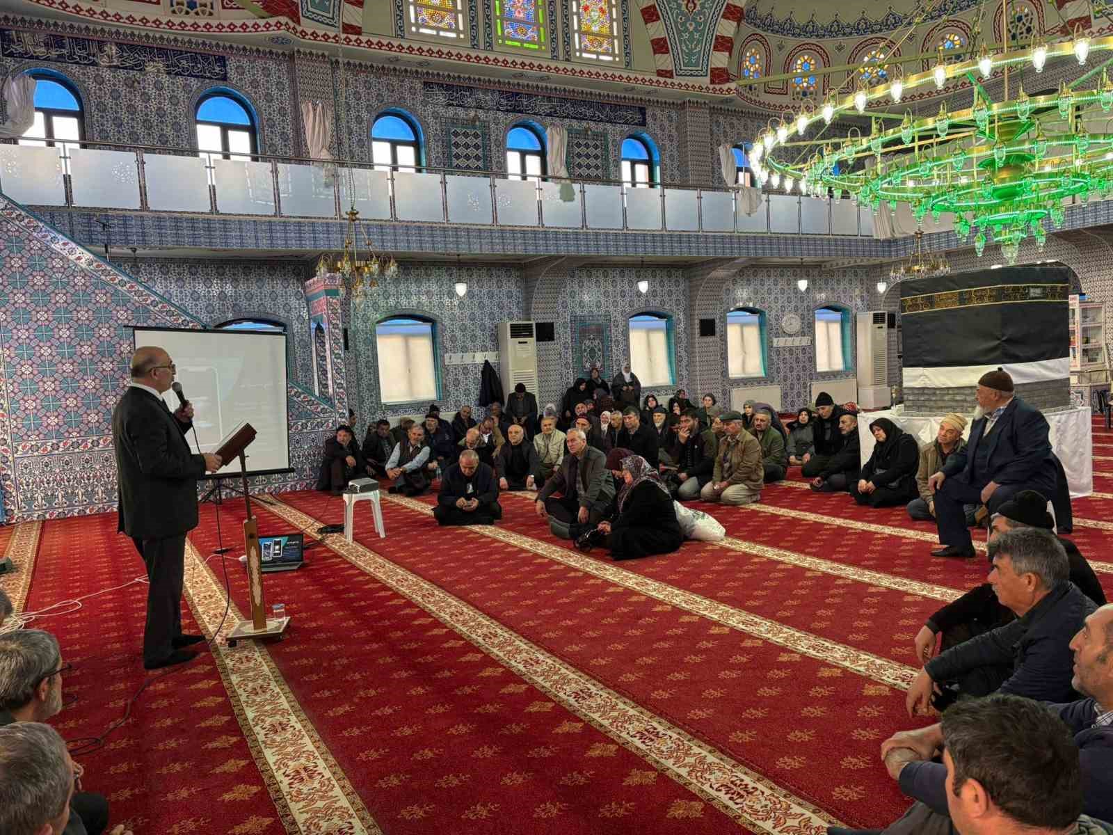 Umre yolcularına yönelik seminer