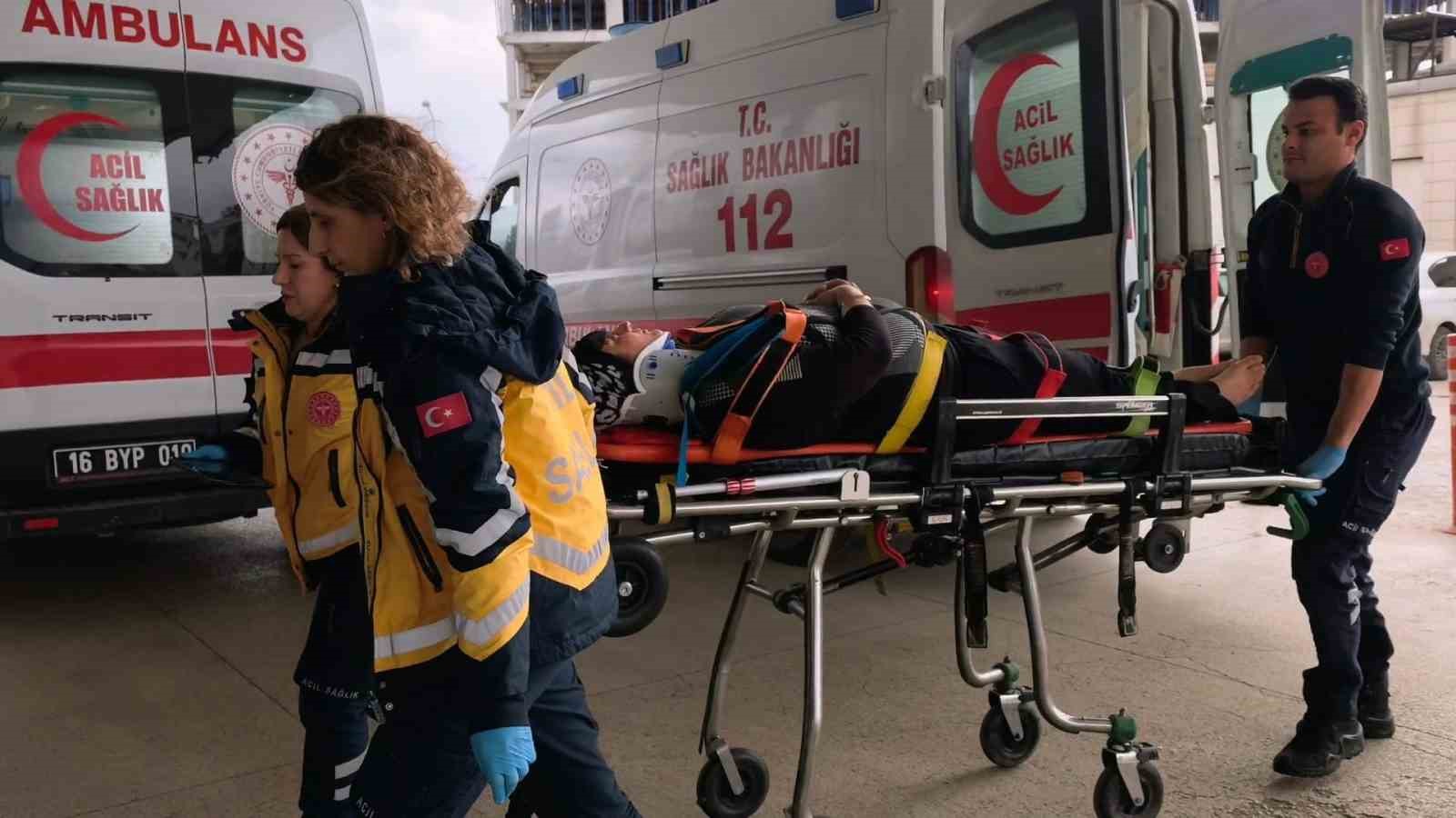 Cam silerken 4 metreden d&uuml;şt&uuml;
