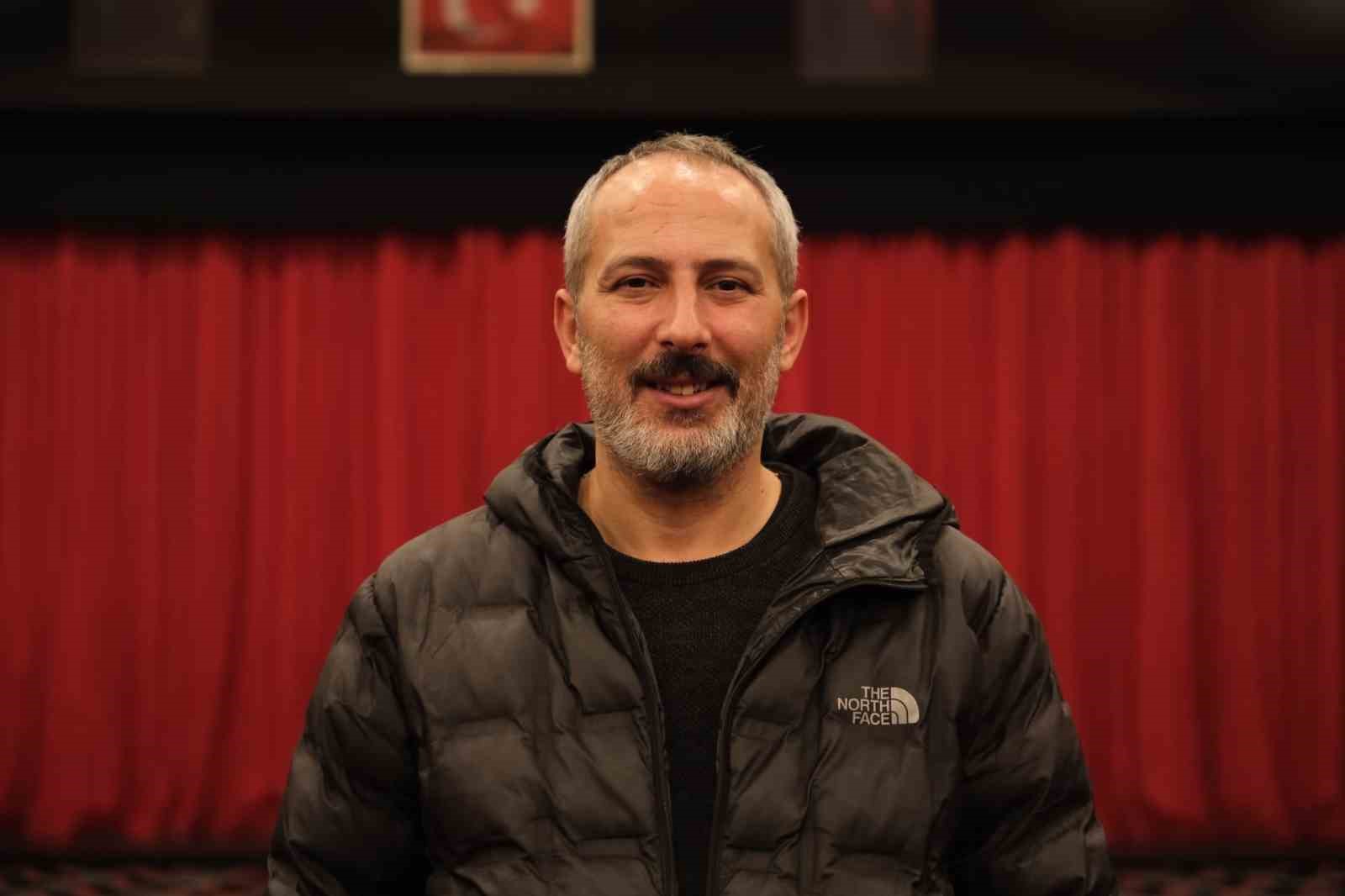 EBB Şehir Tiyatrosu’nun yeni oyunu "Organiyasyon" büyük beğeni topladı