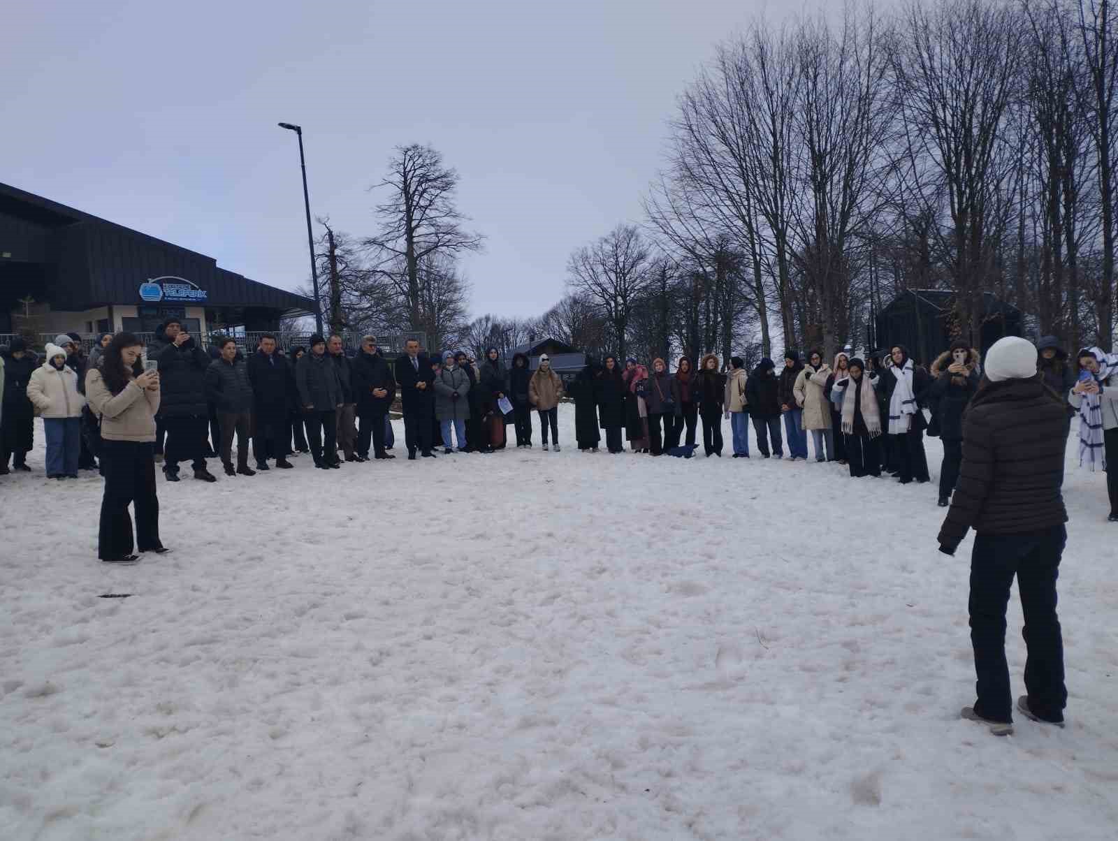 Zirvede şiir molası