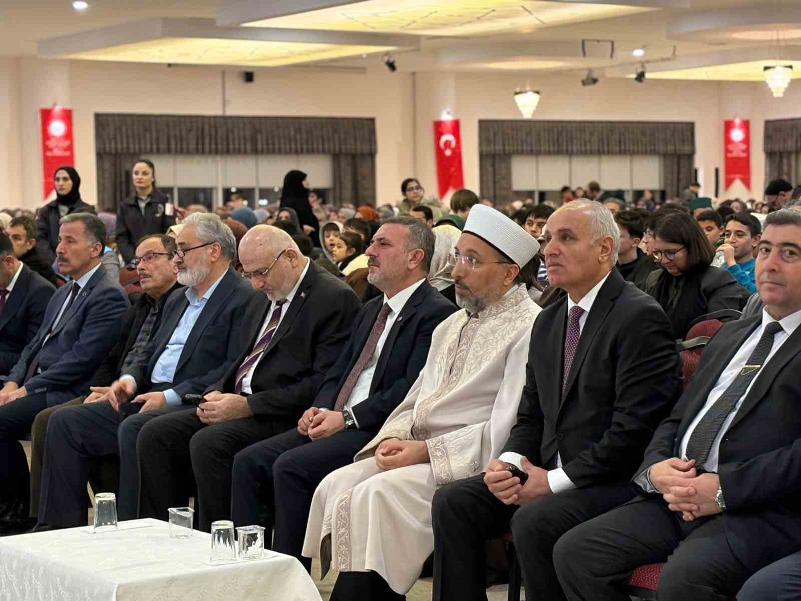 Ankara&rsquo;da "Haydi &Ccedil;ocuklar Camiye" projesinin &ouml;d&uuml;l t&ouml;reni ger&ccedil;ekleştirildi
