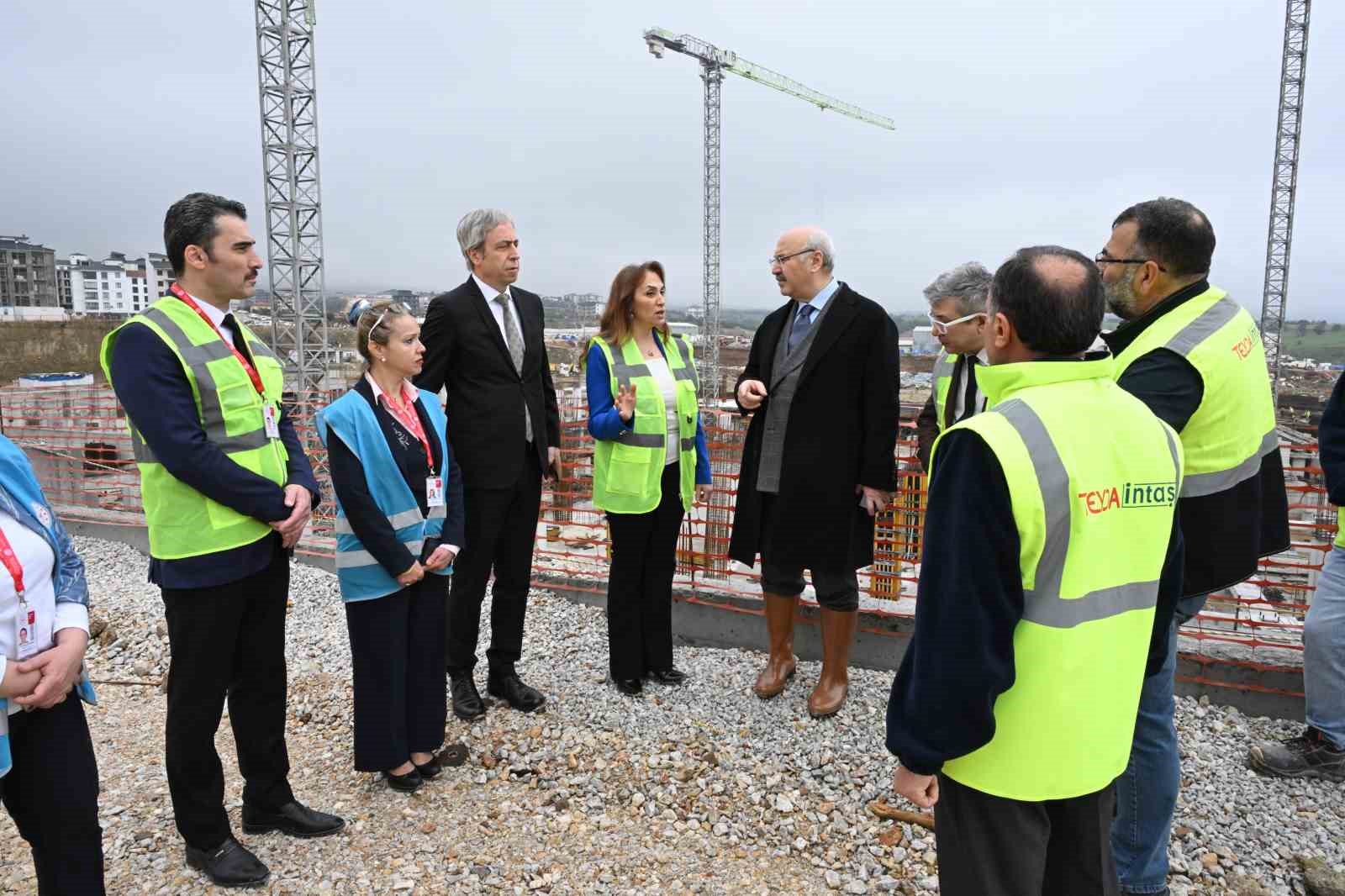 Vali Köşger, Denizli Acil Durum Hastanesi inşaatının son durumu hakkında bilgi aldı