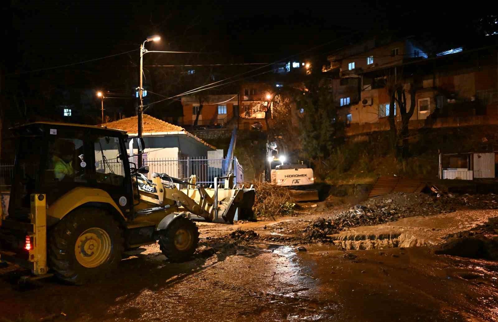 Manisa&rsquo;da &rsquo;sağanak yağış&rsquo; seferberliği

