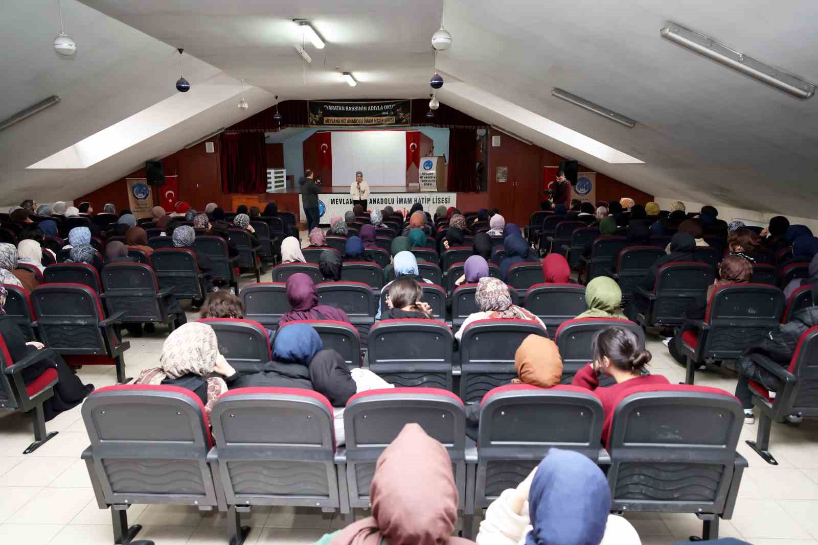 Karatay Gençlik Meclisi’nden Kariyer Günleri Programı