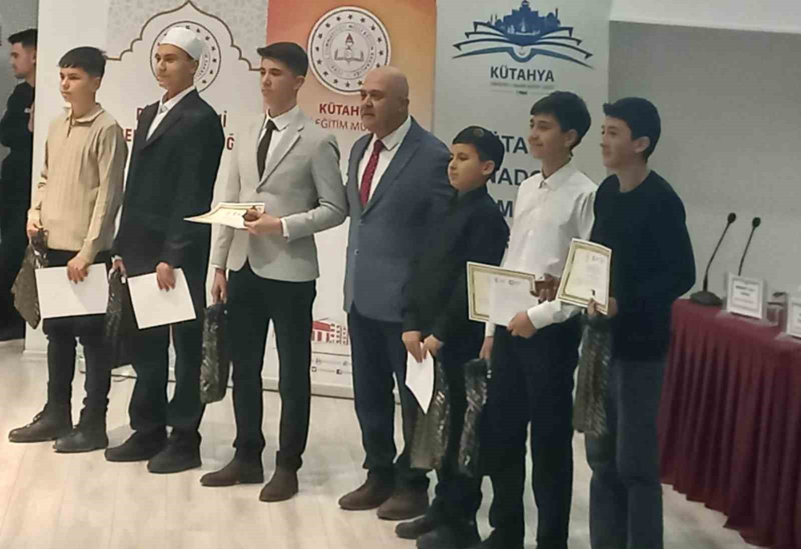 Ahteri İmam Hatip Ortaokulu öğrencileri başarıya doymuyor