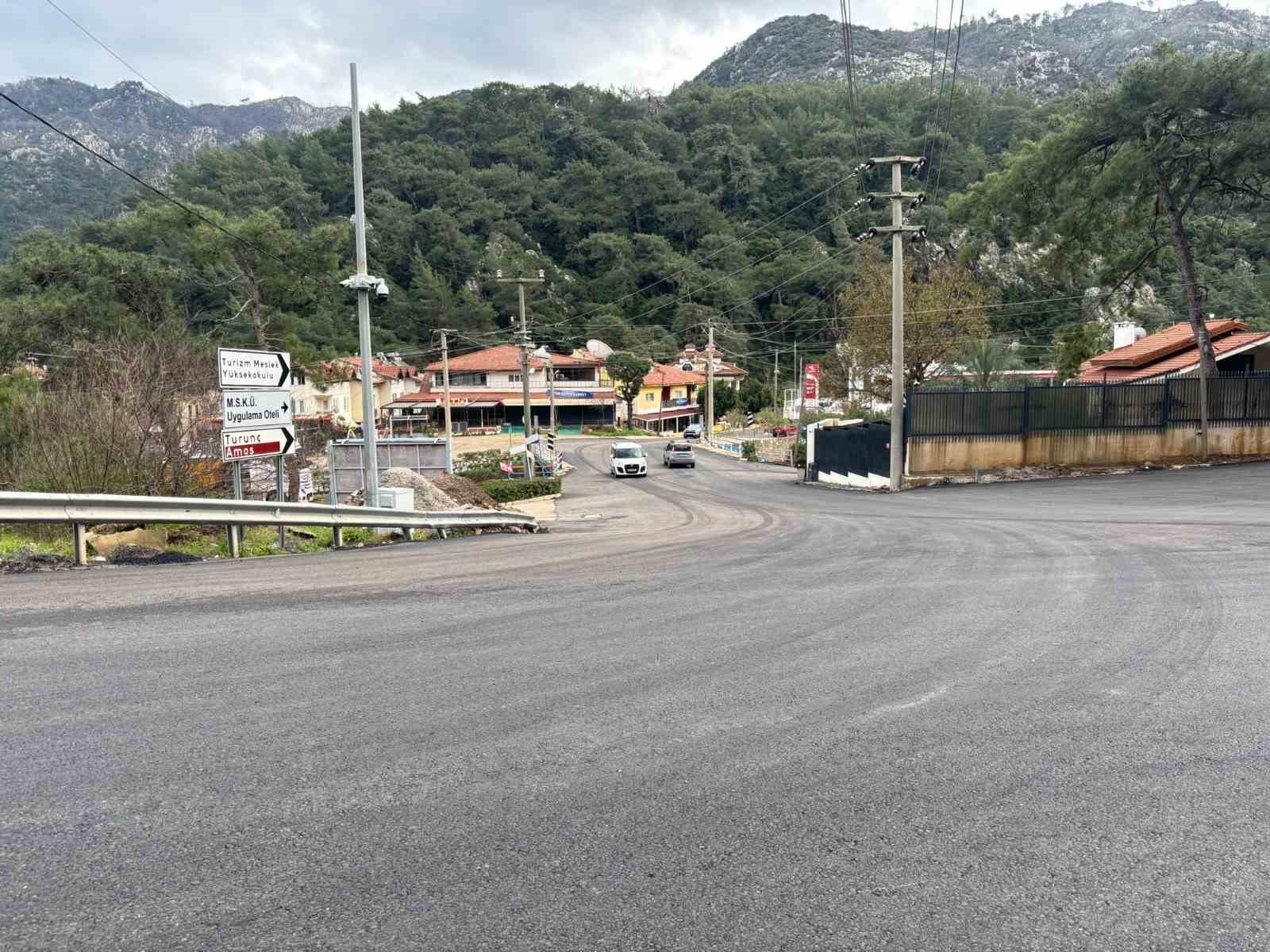 B&uuml;y&uuml;kşehir, İ&ccedil;meler Asparan Turun&ccedil; yol ayrımını yeniledi
