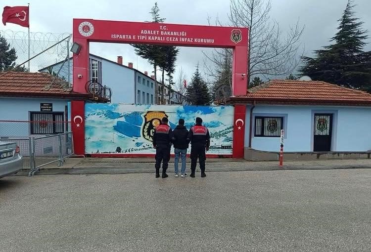 Isparta’da 18 suçtan 27 yıl 9 ay hapis cezası bulunan şahıs yakalandı