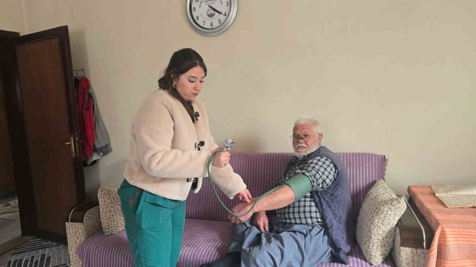 Tarsus Belediyesinden Kapı Kapı G&ouml;n&uuml;l K&ouml;pr&uuml;s&uuml;
