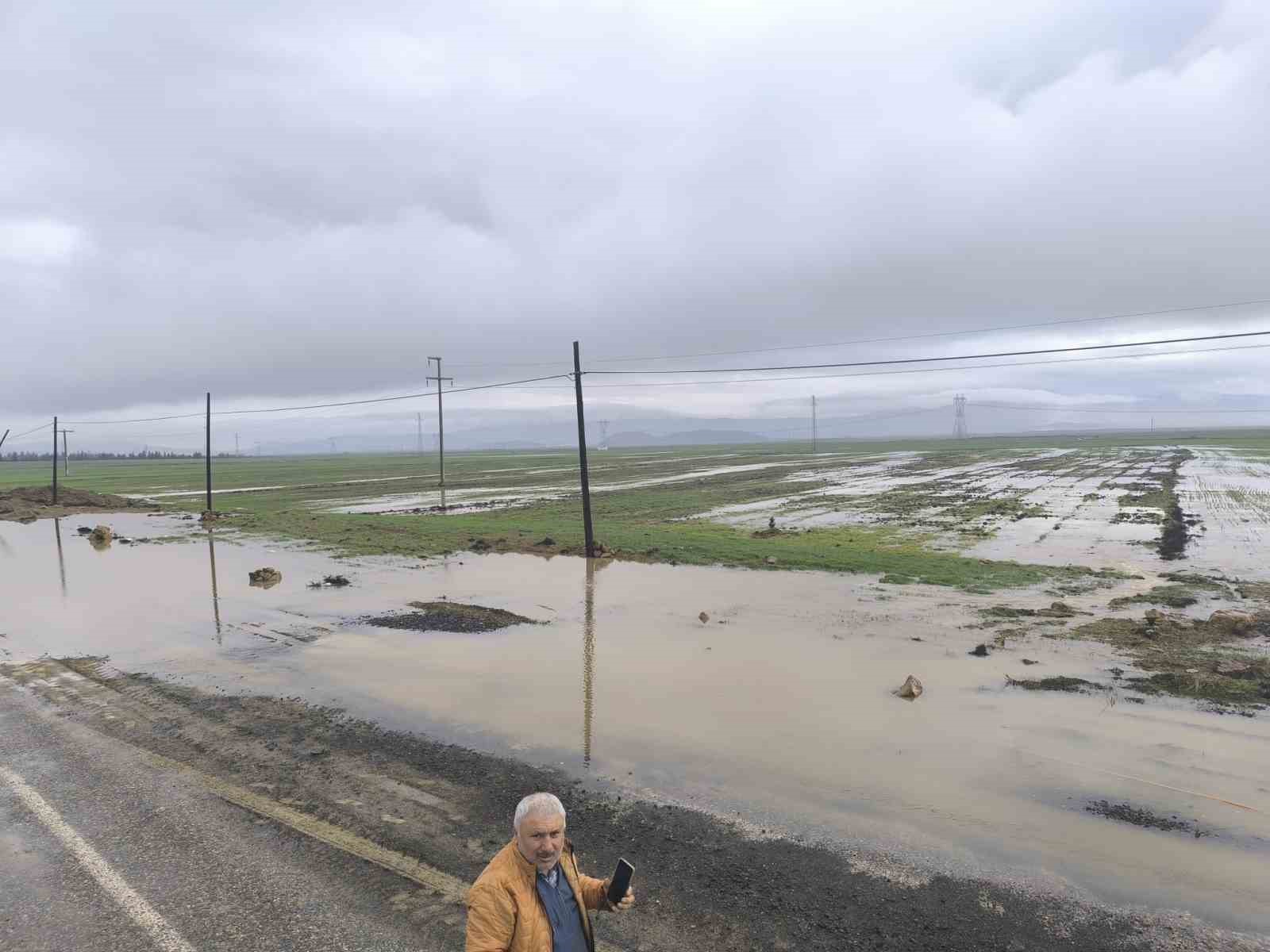 Gaziantep&rsquo;te tarım arazileri su altında kaldı
