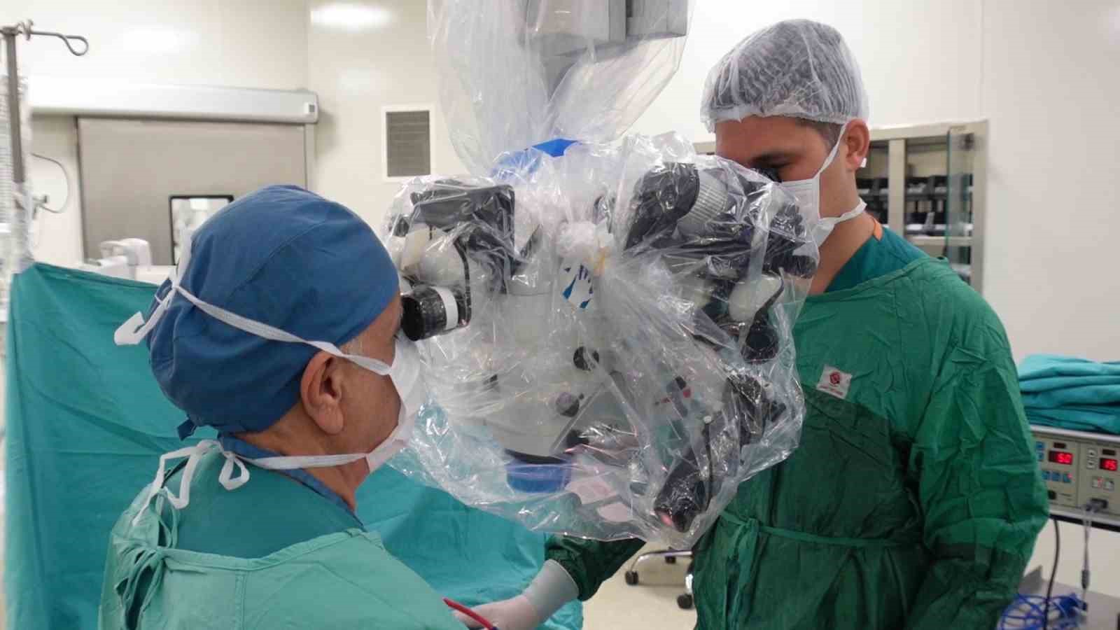 Prof. Dr. Erol: "Bel ağrılarının b&uuml;y&uuml;k kısmı bel fıtığından değil, mekanik bel ağrısından kaynaklıdır"
