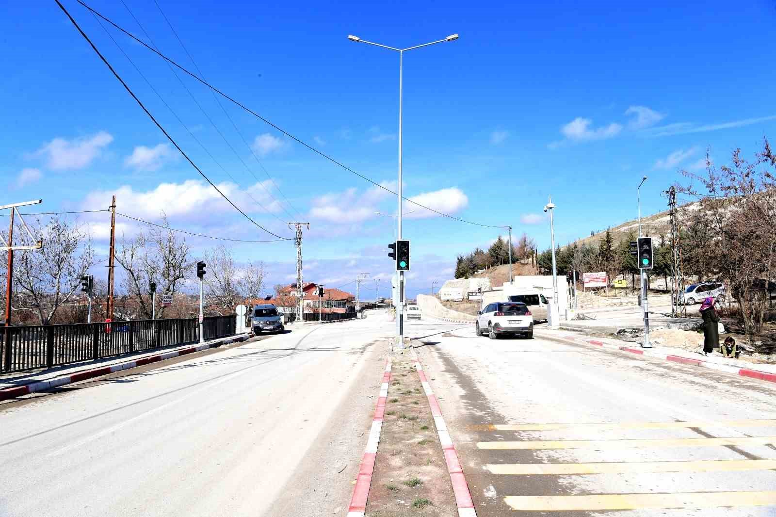 B&uuml;y&uuml;kşehir Belediyesinden trafikte yaşanan sorunlara neşter
