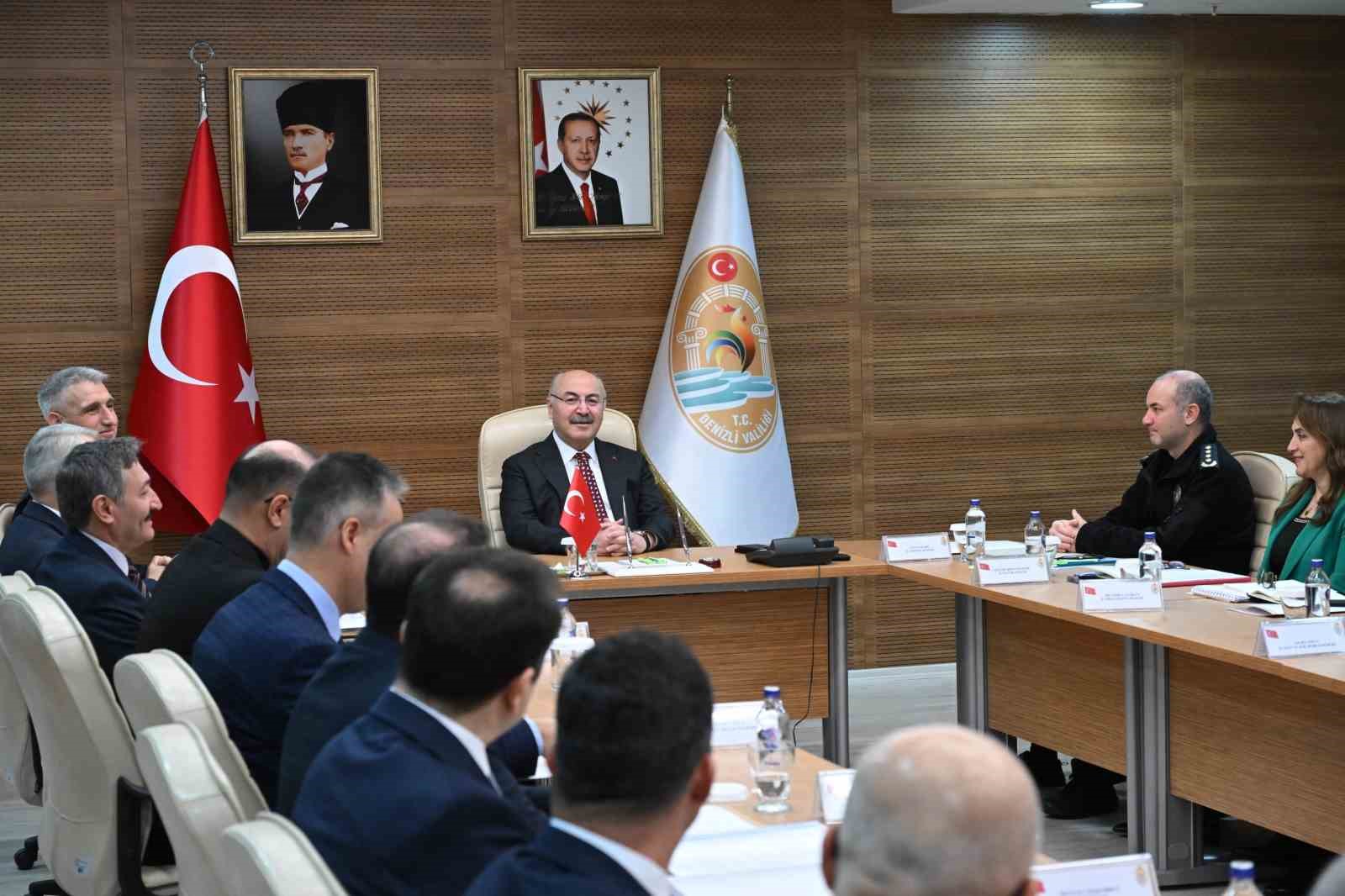 Denizli&rsquo;de kamu kurumlarının &ccedil;alışmaları masaya yatırıldı
