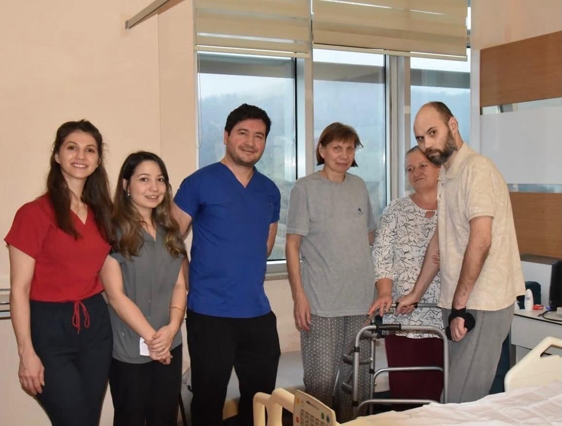 Geçirdikleri trafik kazası sonucu yaralanan Rus çift Çanakkale’de sağlığına kavuştu