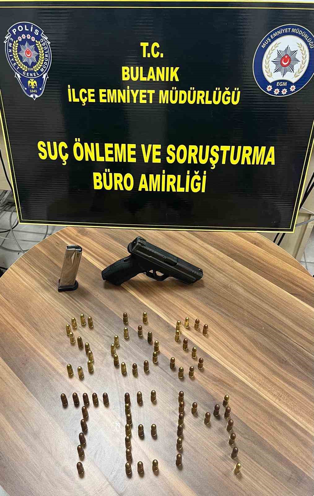 Bulanık&rsquo;ta huzur uygulaması: Silah ve uyuşturucu madde ele ge&ccedil;irildi
