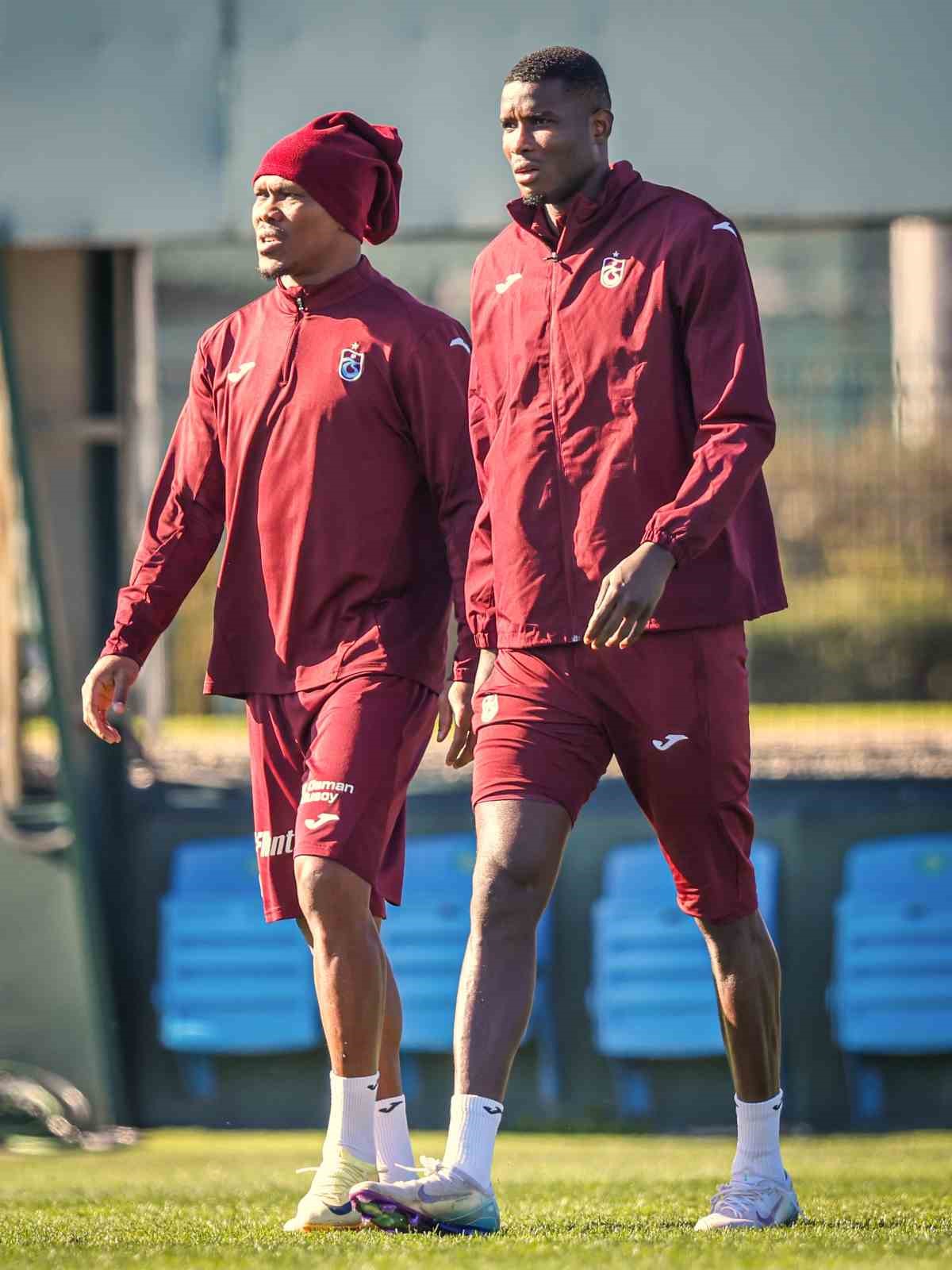 Trabzonspor, Fenerbah&ccedil;e ma&ccedil;ı hazırlıklarını s&uuml;rd&uuml;rd&uuml;
