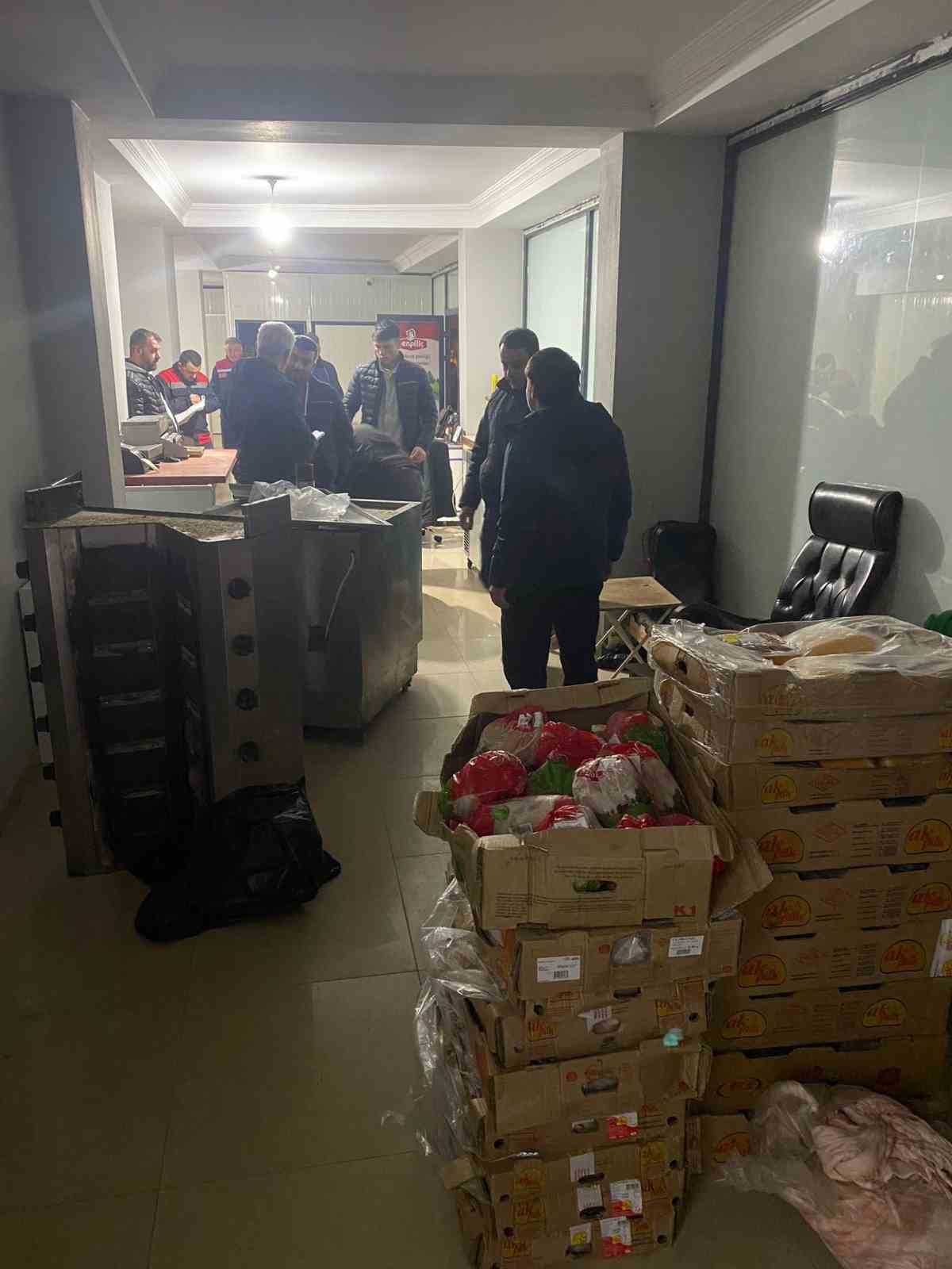 Trabzon’da tavuk eti deposundaki bozuk ürün ele geçirildi