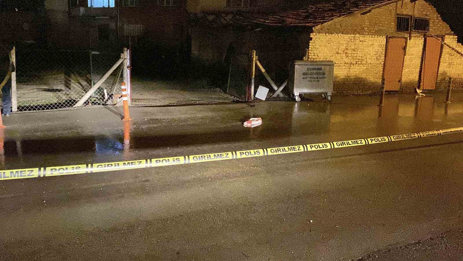 &Ccedil;orum&rsquo;da silahlı saldırı: 2 gen&ccedil; yaralandı
