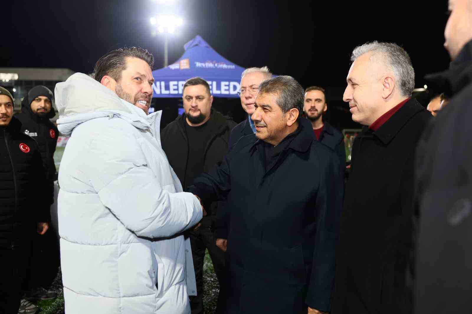 5. Sabri Ugan Esenler Sokak Ligi finalinde Fırat Aydınus d&uuml;d&uuml;k &ccedil;aldı, Emre Tilev anlattı
