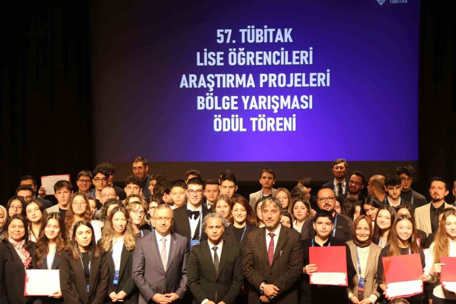 Kütahyalı liseler ’Lise Öğrencileri Araştırma Projeleri Bölge Yarışması’ndan ödüllerle döndü