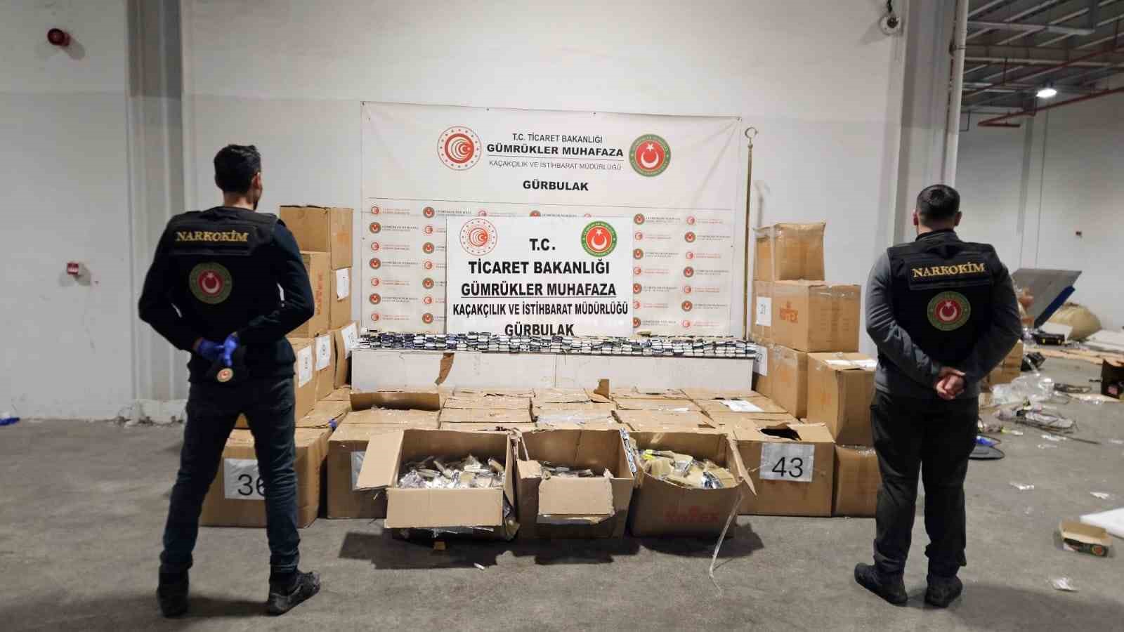 G&uuml;mr&uuml;kler Muhafaza Ka&ccedil;ak&ccedil;ılık ve İstihbarat birimlerince ger&ccedil;ekleştirilen operasyonlarda 4,6 milyar lira değerinde ila&ccedil; ve uyuşturucu madde ele ge&ccedil;irildi
