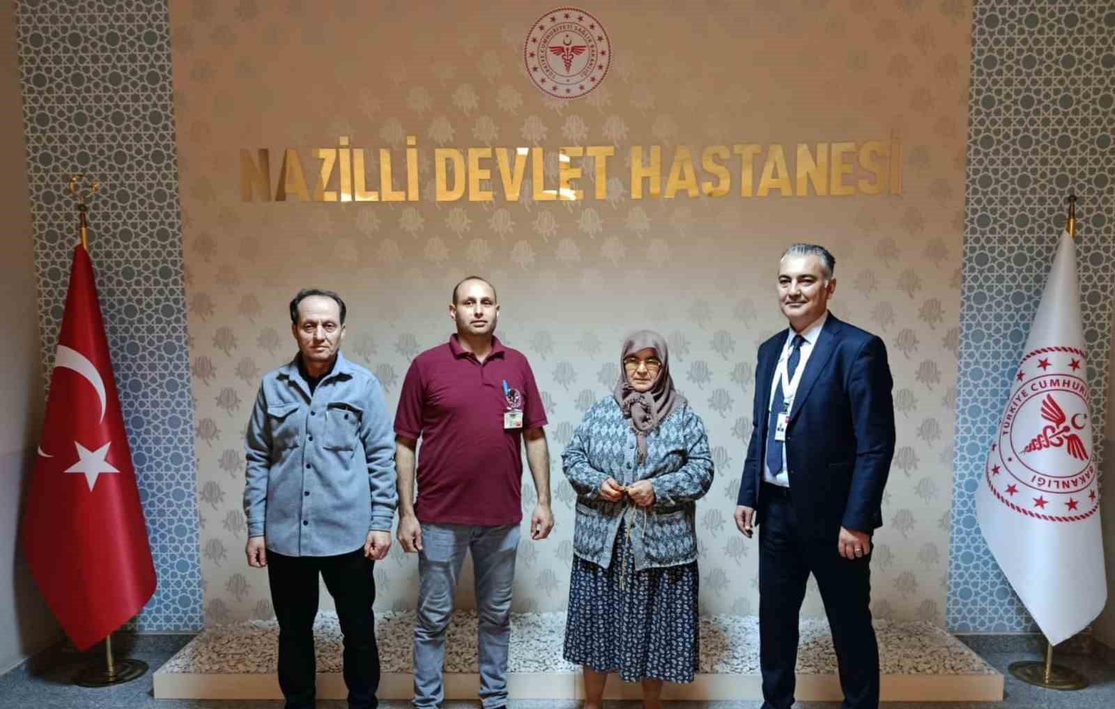 Temizlik personelinin bulduğu ziynet eşyası sahibine teslim edildi
