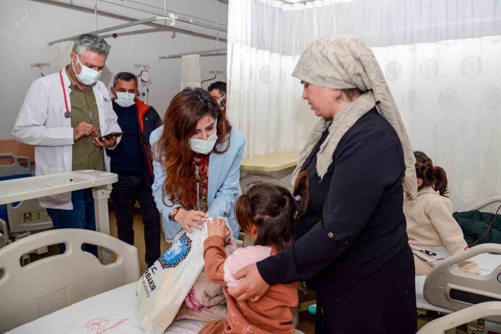 Kanser hastası &ccedil;ocuklara moral ziyareti
