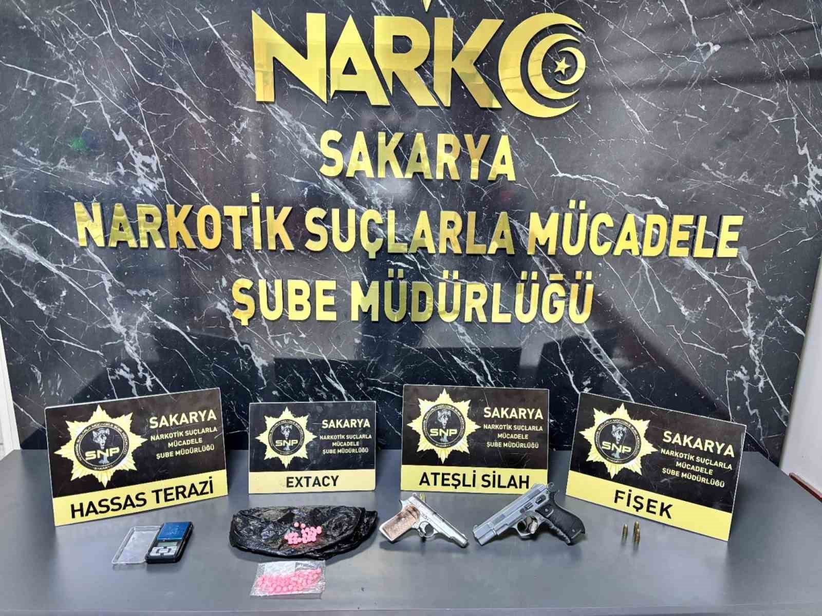 Sakarya’da uyuşturucu operasyonlarında yakalanan 5 şüpheli tutuklandı
