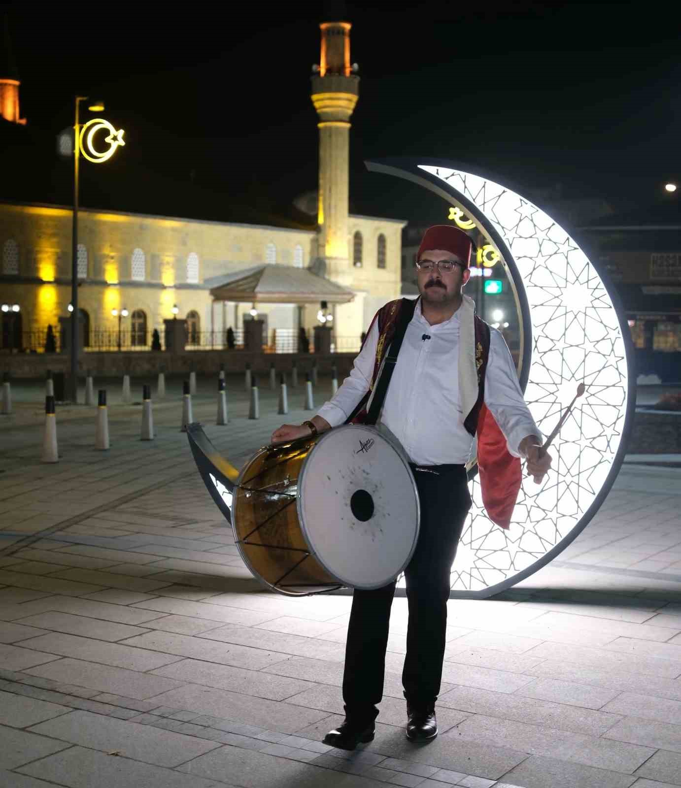 Çorum’da Ramazan davulu geleneği cumartesi geceleri yaşatılacak